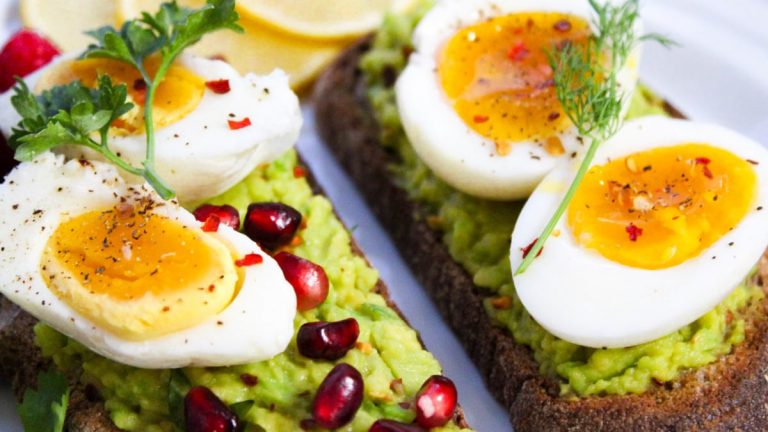 Alimentos Esenciales para una Nutrición Óptima